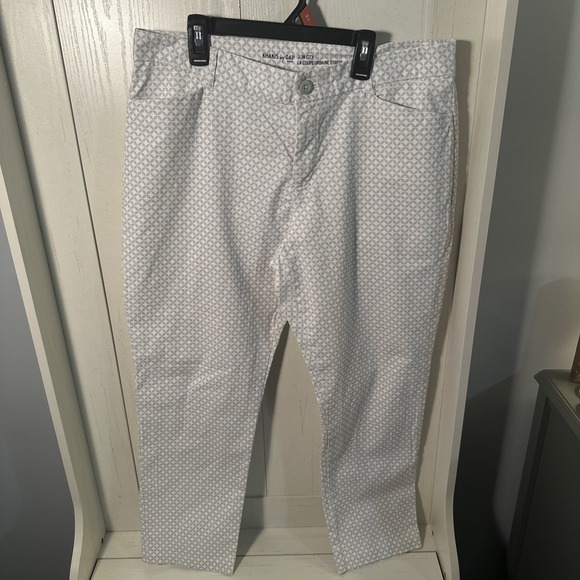Gap Women's Khakis Slim City Size 12R Gray Print - Picture 2 of 7